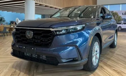 Honda CR-V có giá lăn bánh siêu ‘mềm’ nhờ ưu đãi khủng giữa tháng 2/2025, quyết chiến Mazda CX-5