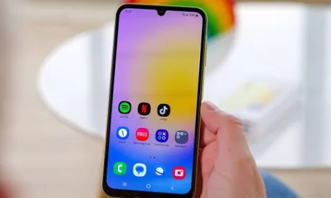 Galaxy A25 vẫn là đỉnh lưu giá rẻ, thiết kế đẹp, màn 120Hz như Galaxy S24 Ultra, ăn đứt iPhone 16