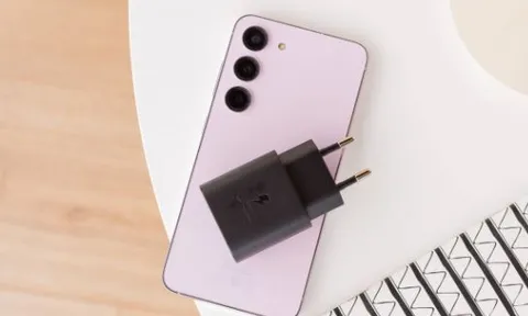 Galaxy S23 hạ sập sàn sau Tết, rẻ chỉ vài triệu như Galaxy A55 5G, trang bị vẫn trên cơ iPhone 16