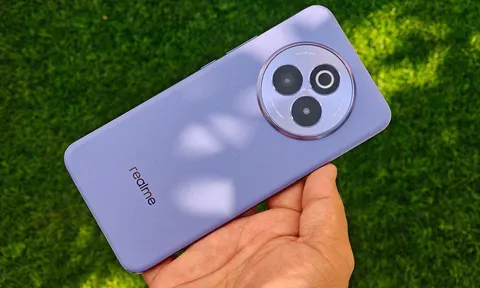 Smartphone chống nước, cấu hình 'khủng', pin 6.000mAh, sạc 80W, giá 'hạt dẻ'