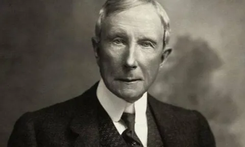 Tỷ phú đầu tiên trên trái đất nói thẳng: Đừng lúc nào cũng nói ‘thất bại là mẹ thành công’, nhớ rằng con lợn cũng có thể trèo cây nếu được ngợi khen!