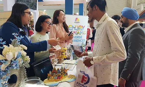 Gian hàng chung Đà Nẵng - Vietnam Airlines hút khách tại hội chợ du lịch lớn nhất Nam Á