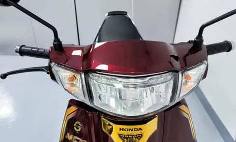 ‘Huyền thoại xe số’ Honda Dream 125 2025 về Việt Nam có số máy ‘lục quý’ 1: Hàng cực độc, giá 'chát'