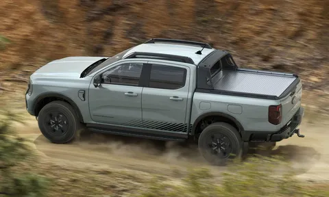 Ford hé lộ thông tin về bán tải Ranger PHEV sắp trình làng