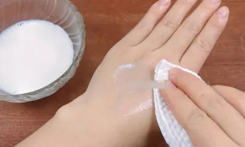 Nhiều người chỉ vứt bỏ sữa đã hết hạn, thực chất đây là một sự lãng phí, bởi sữa hết hạn vẫn có nhiều giá trị