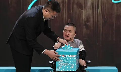 Vượt lên nghịch cảnh: Câu chuyện truyền cảm hứng của người đàn ông bại não 