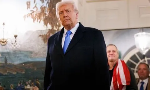 Rõ lý do ông Trump nổi giận với Tổng thống Ukraine, có đòn trừng phạt đầu tiên sau màn khẩu chiến