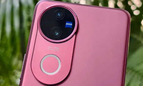 Smartphone chống nước, chip Snapdragon 7 Gen 3, RAM 12GB pin 6.000mAh, sạc 90W, giá hấp dẫn