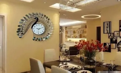 'Nếu không treo đồng hồ ở ba nơi này, bạn sẽ giàu có hơn theo thời gian', câu này có ý nghĩa không?