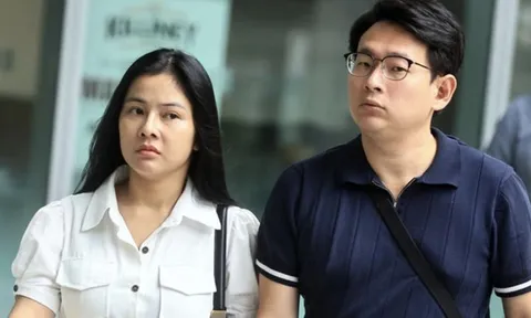 Nữ Tiktoker Việt gặp 'biến' ở Singapore khi livestream 'nhạy cảm' giữa đường phố