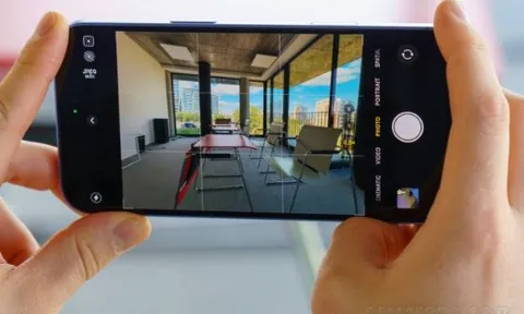 Vua màn lớn iPhone 16 Plus giảm hấp dẫn cuối tháng 2, quyết đấu Galaxy S25 Plus, rẻ hơn iPhone 16 Pro Max cả chục triệu