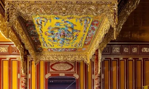 'Tàng lọng' che ngai vàng các vị vua triều Nguyễn ra sao sau khi trùng tu?