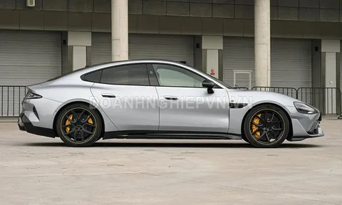 Xiaomi trình làng xe sedan công suất 1.526 mã lực, trang bị tiên tiến, giá gần 1,9 tỷ đồng