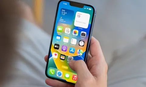 iPhone 14 giảm chạm đáy cuối tháng 2, là iPhone tai thỏ hoàn thiện nhất, trang bị xịn chiến đẹp Galaxy S24