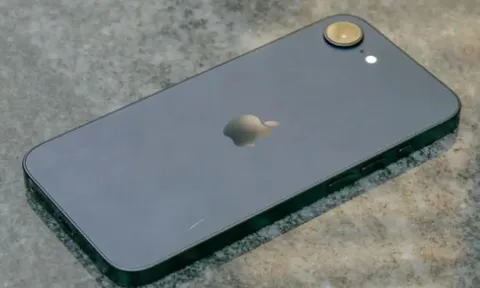 Chi tiết iPhone 16e: Vua iPhone giá rẻ mới của Apple, không hề tệ như đồn đoán, vẫn ở mức 7/10