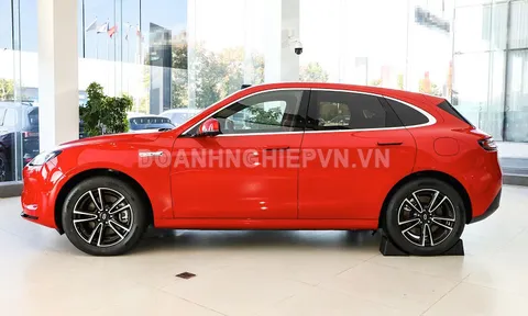 SUV lớn ngang Toyota Fortuner, công suất 644 mã lực, giá hơn 830 triệu đồng