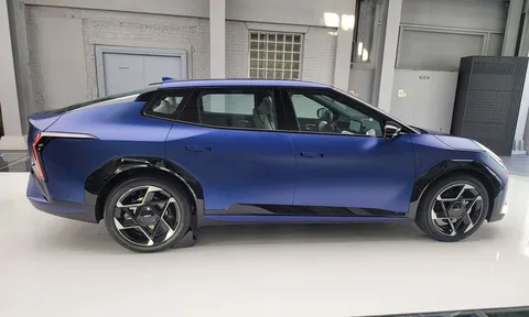 Kia EV4 trình làng: Thiết kế ấn tượng, công suất 201 mã lực, phạm vi hoạt động 590 km/lần sạc