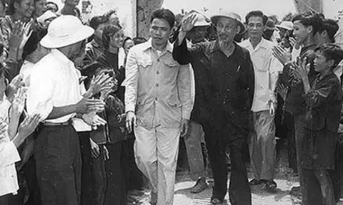 Đám cưới đặc biệt được đích thân Bác Hồ làm chủ hôn, Đại tướng Võ Nguyên Giáp đến dự, cô dâu, chú rể là ai?