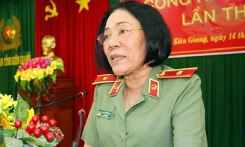 Thân thế nữ tướng công an đầu tiên của Việt Nam: 13 tuổi mới biết sự thật về cha mẹ, 19 tuổi làm trinh sát