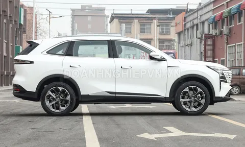 SUV hạng C công suất 192 mã lực, nhiều công nghệ tối tân, giá 400 triệu đồng