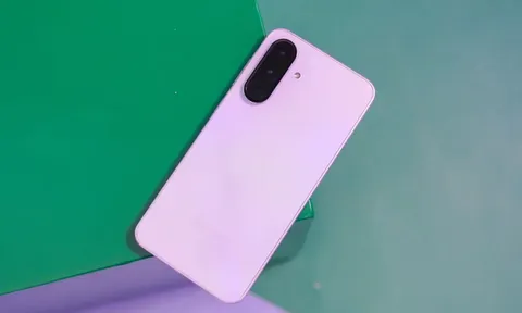 Samsung giới thiệu smartphone 5G, chống nước, RAM 12 GB, giá từ 8,29 triệu tại Việt Nam