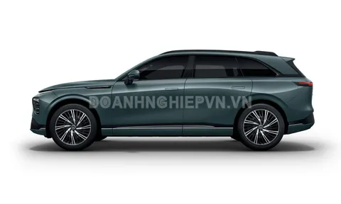 SUV công suất 575 mã lực, hệ thống treo khí nén 2 buồng, nội thất sang chảnh