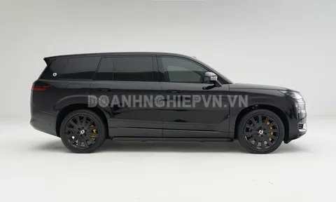 SUV lớn hơn BMW X7, công suất 952 mã lực, nội thất sang chảng, giá rẻ bất ngờ