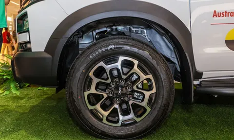 ‘Kẻ huỷ diệt’ Ford Ranger ra mắt: Thiết kế siêu ngầu, động cơ tăng áp, giá gần 1,1 tỷ đồng