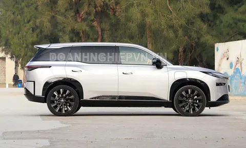 Toyota giới thiệu 'ông vua SUV' giá rẻ: Thiết kế ấn tượng, công suất 224 mã lực,