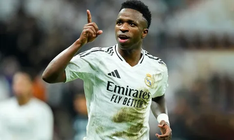 Vinicius sắp vượt qua huyền thoại Ronaldo