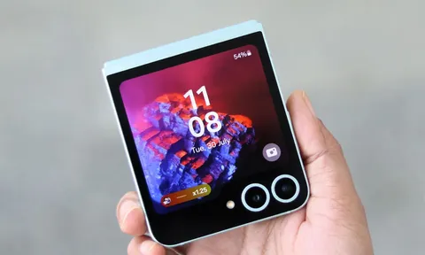 Samsung Galaxy Z Flip6 giảm giá 10 triệu đồng tại Việt Nam, thời điểm lý tưởng để 'xuống tiền'