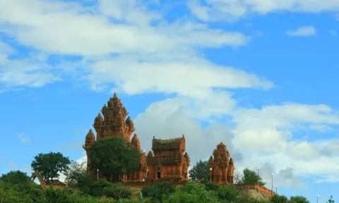 Khám phá những tháp Chăm cổ đẹp mê hồn ở Ninh Thuận