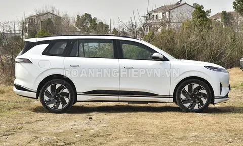 SUV 'trên cơ' Hyundai Santa Fe, siêu tiết kiệm xăng, giá ngang Mitsubishi Xforce
