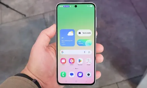 Rẻ hơn đến 10 triệu, điện thoại này gây kinh ngạc vì tính năng hơn cả Galaxy S25: Màn 6.7 inch, sạc 45W
