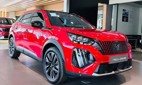 Ngắm Peugeot 2008 2025 vừa ra mắt tại Việt Nam, giá từ 829 triệu đồng, cạnh tranh cùng Toyota Corolla Cross  