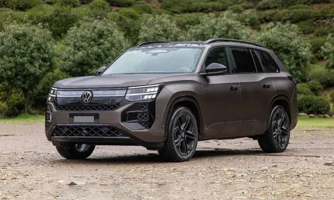 ‘Kẻ huỷ diệt’ Toyota Land Cruiser Prado: Giá chưa tới 1 tỷ đồng nhưng trang bị vượt trội
