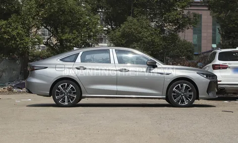 Xe sedan động cơ tăng áp, nội thất tiện nghi, giá hơn 410 triệu đồng, cạnh tranh cùng Honda Civic