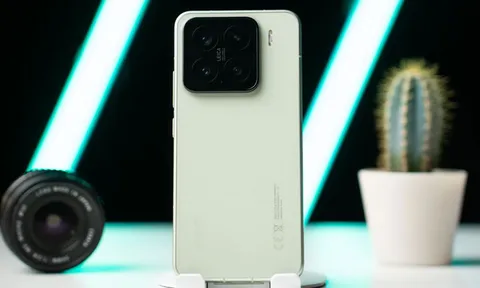 Vừa lên kệ tại Việt Nam, Xiaomi 15 5G đã giảm giá mạnh, quyết đầu với iPhone 16