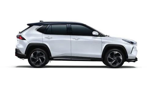 Toyota Yaris Cross HEV 2025 ra mắt, giá gần 600 triệu, tăng sức ép lên Mitsubishi Xforce