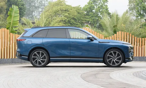 SUV cùng phân khúc với Hyundai Santa Fe, công suất 575 mã lực, nội thất sang chảnh, giá gần 900 triệu đồng