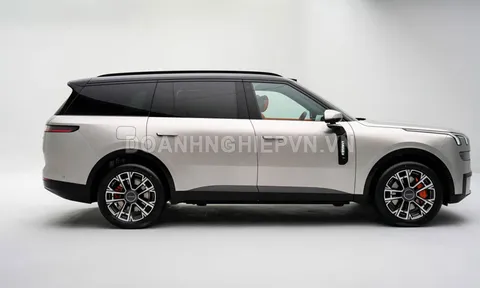 SUV dài hơn 5,2m, công suất 845 mã lực, di chuyển 280 km không cần đổ xăng, nội thất siêu sang, giá chưa tới 1,2 tỷ đồng