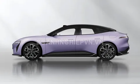 Xe sedan cùng phân khúc với Toyota Camry, hệ thống treo khí nén, công suất 590 mã lực, giá từ 760 triệu đồng