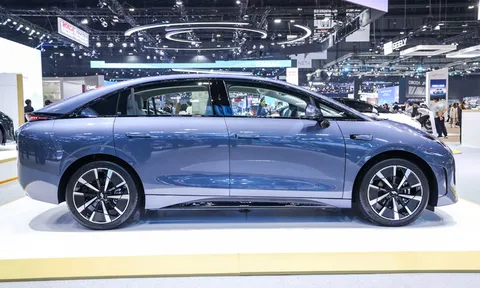 Xe sedan đẹp mê ly, công suất 216 mã lực, giá ngang Toyota Vios