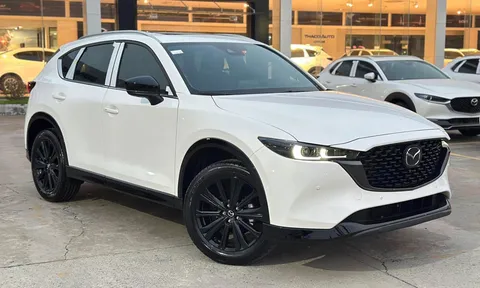 Giá lăn Mazda CX-5 đầu tháng 4/2025: Rẻ bất ngờ, khiến Honda CR-V phải dè chừng