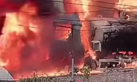 CLIP: Hiện trường gây ám ảnh vụ cháy xe bồn trên cao tốc Nội Bài - Lào Cai