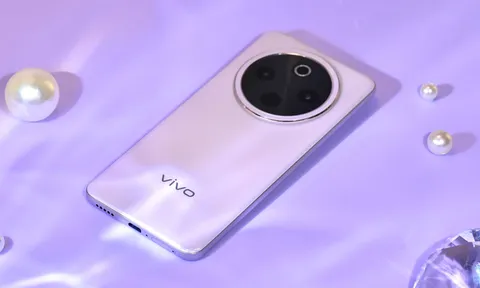 Smartphone RAM 12 GB, pin 7.300mAh, sạc 90W, màn hình độ sáng 5.000 nit, giá hơn 6 triệu đồng