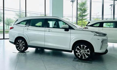 Giá lăn bánh Toyota Veloz Cross tháng 4/2025 cực hấp dẫn, quyết so kè với Mitsubishi Xpander