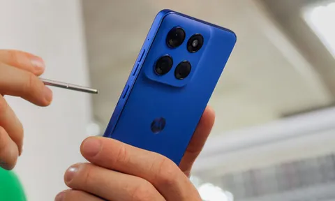 Smartphone chip Snapdragon 6 Gen 3, chống nước, độ bền quân đội, trang bị bút cảm ứng như Galaxy S25 Ultra, giá hơn 10 triệu đồng