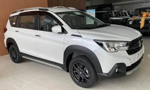 Đối thủ đáng gờm bậc nhất của Mitsubishi Xpander, Toyota Veloz Cross giảm giá sốc tại Việt Nam