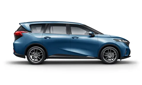 ‘Kẻ ngáng đường’ Toyota Innova Cross giảm giá gần 200 triệu đồng tại Việt Nam